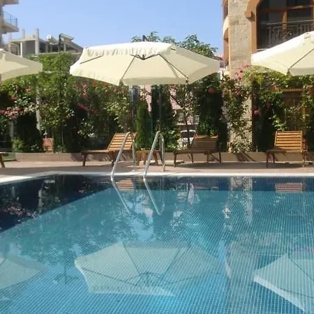Sun Gate Apartmanhotel 3*
