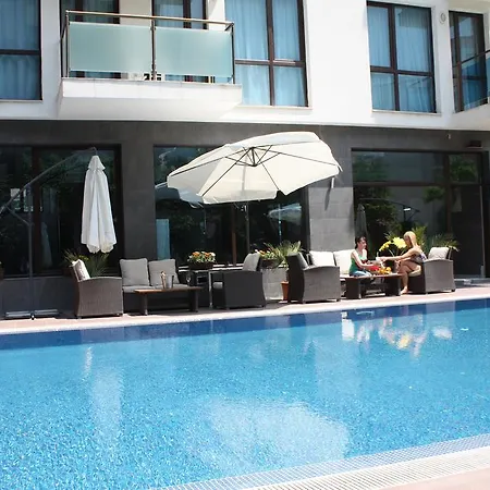 Sun Gate Apartmanhotel 3*