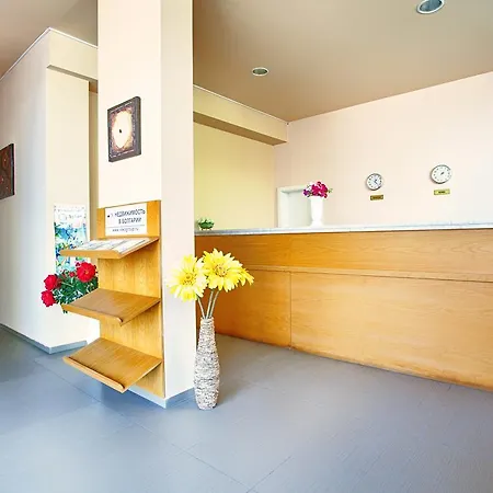 Sun Gate Apartmanhotel 3*