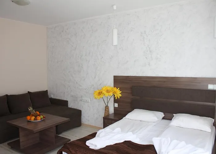 Sun Gate Aparthotel 3*