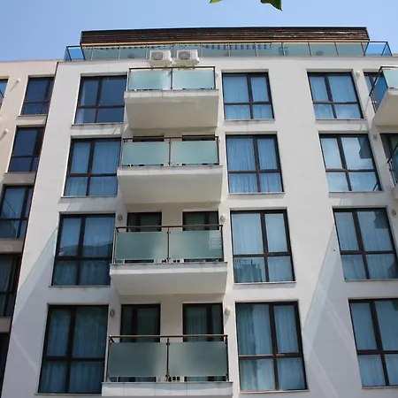 Sun Gate Lägenhetshotell Slăntjev Brjag